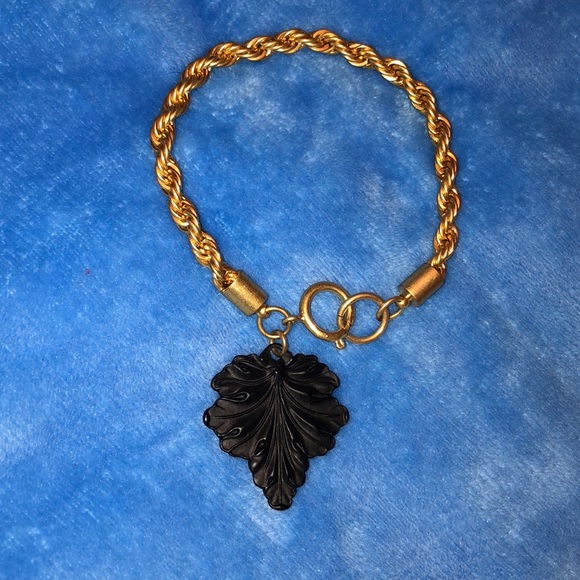 bracelet with leaf charm - Picture 2 of 2